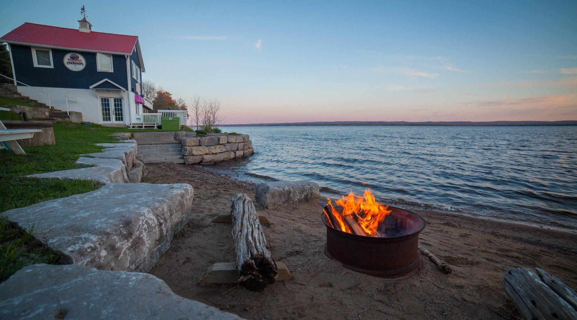 Resort Greystone On Golden Lake Deacon